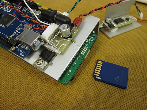 CAN-Bus, систему можно включить либо кнопкой, либо ключом зажигания. Car-PC для Mercedes E Class, W 211, Audio 20.