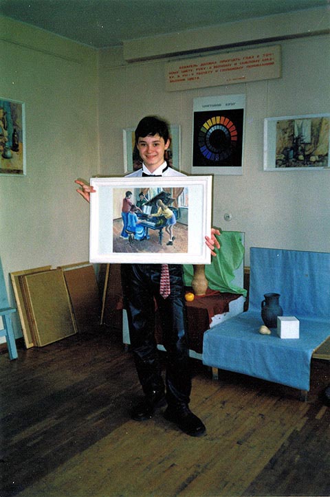 Александр Бабель в классе худшколы с дипломной работой по станковой композиции. 2001