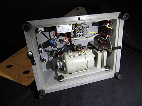 Jean Widmer-Steiner для уравновешивания винтового баланса Тип 1. Крупным планом вид снизу.