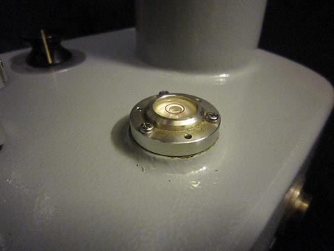 Shimadzu Микротвердомер Type M, Япония. Индикатор уровня горизонтальности.