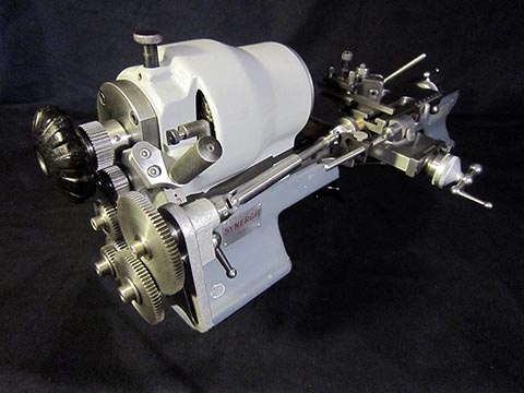 Винторезное устройство Schaublin 70, открытый шпиндель с приводом сзади.