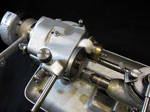 Станок для прокатки (роллирование) цапф Steinel SR 2. Вид на шпиндель с шайбой.