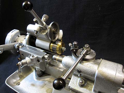 Steinel SR 2 pivot burnishing machine with the spindle raised.