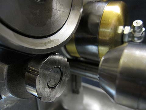 Станок для прокатки (роллирование) цапф Steinel SR 2. Брошка (твёрдая как камень подставка) с вырезами.